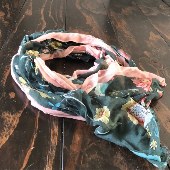 LOFT Accessories - LOFT Lightweight Green Floral Scarf